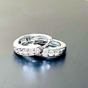 ✨SOLD✨NEW! 18k White Gold Plated Swarovski Earrings